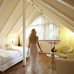 Bonjour Hotel