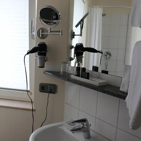 Bonjour Hotel 4*