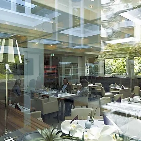 Bonjour Hotel 4*