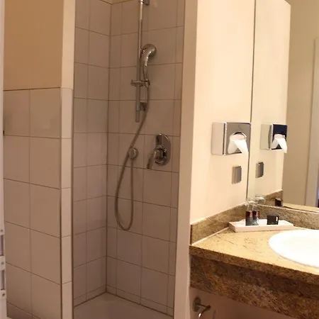 Bonjour Hotel 4*