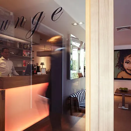Hotel Bonjour 4*