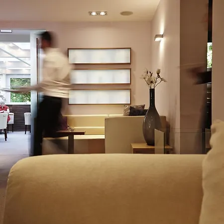 Bonjour Hotel